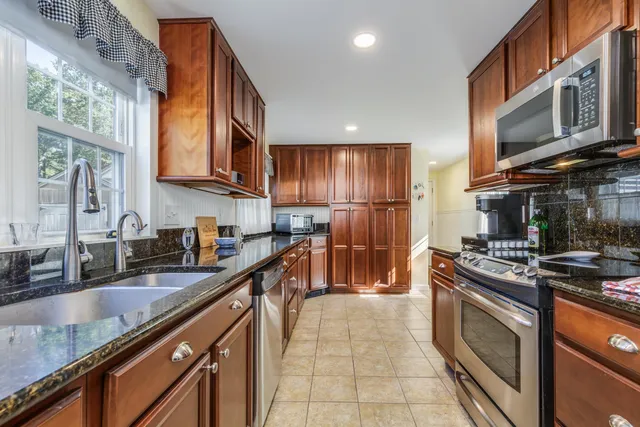 $699,900 | 492 Woodlawn Ridge Road, Pembroke, NH 03275