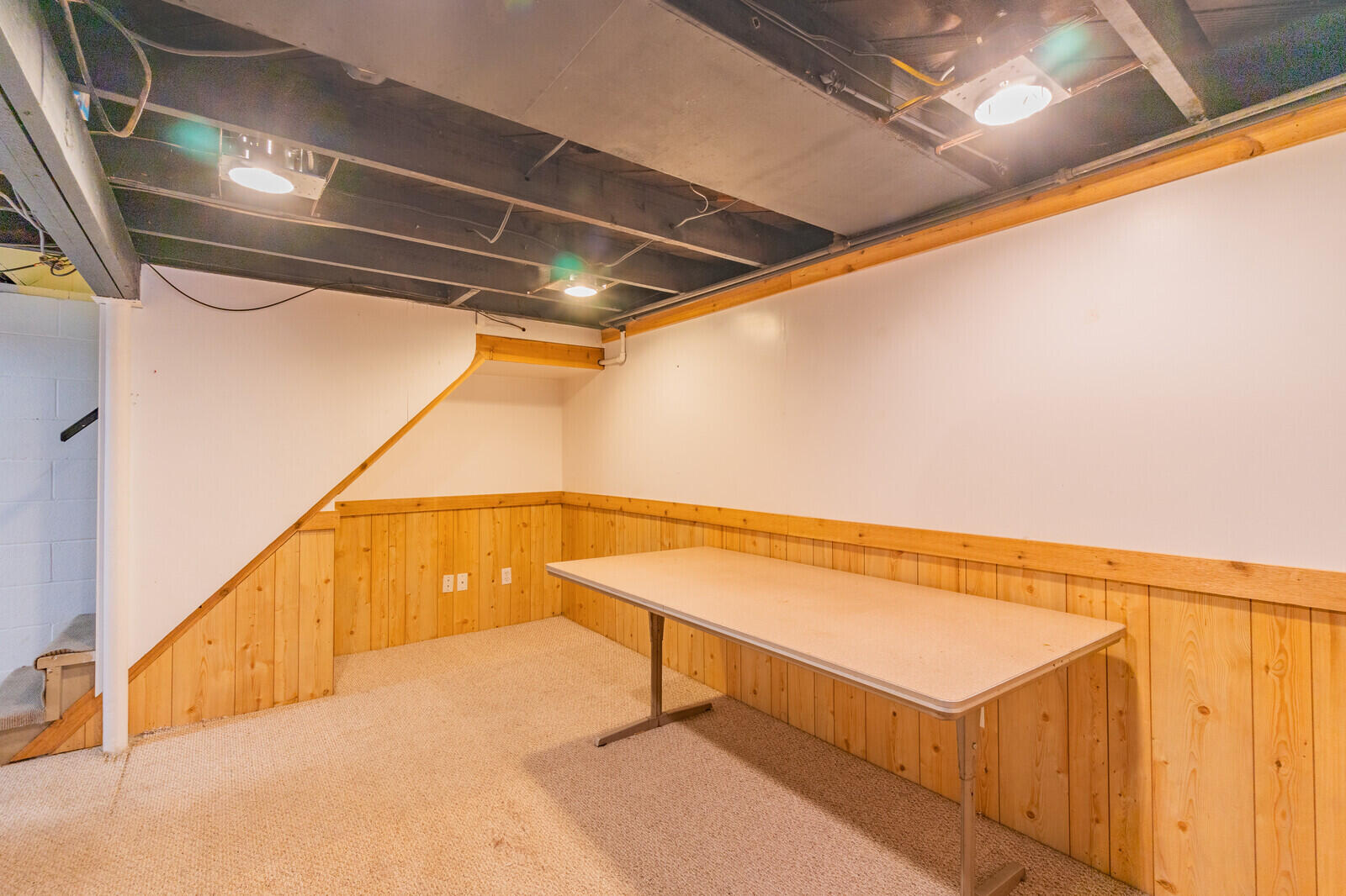 215 South Fruitport Road Spring Lake, MI 49456 - Photo 12 of 17 IMG_7132