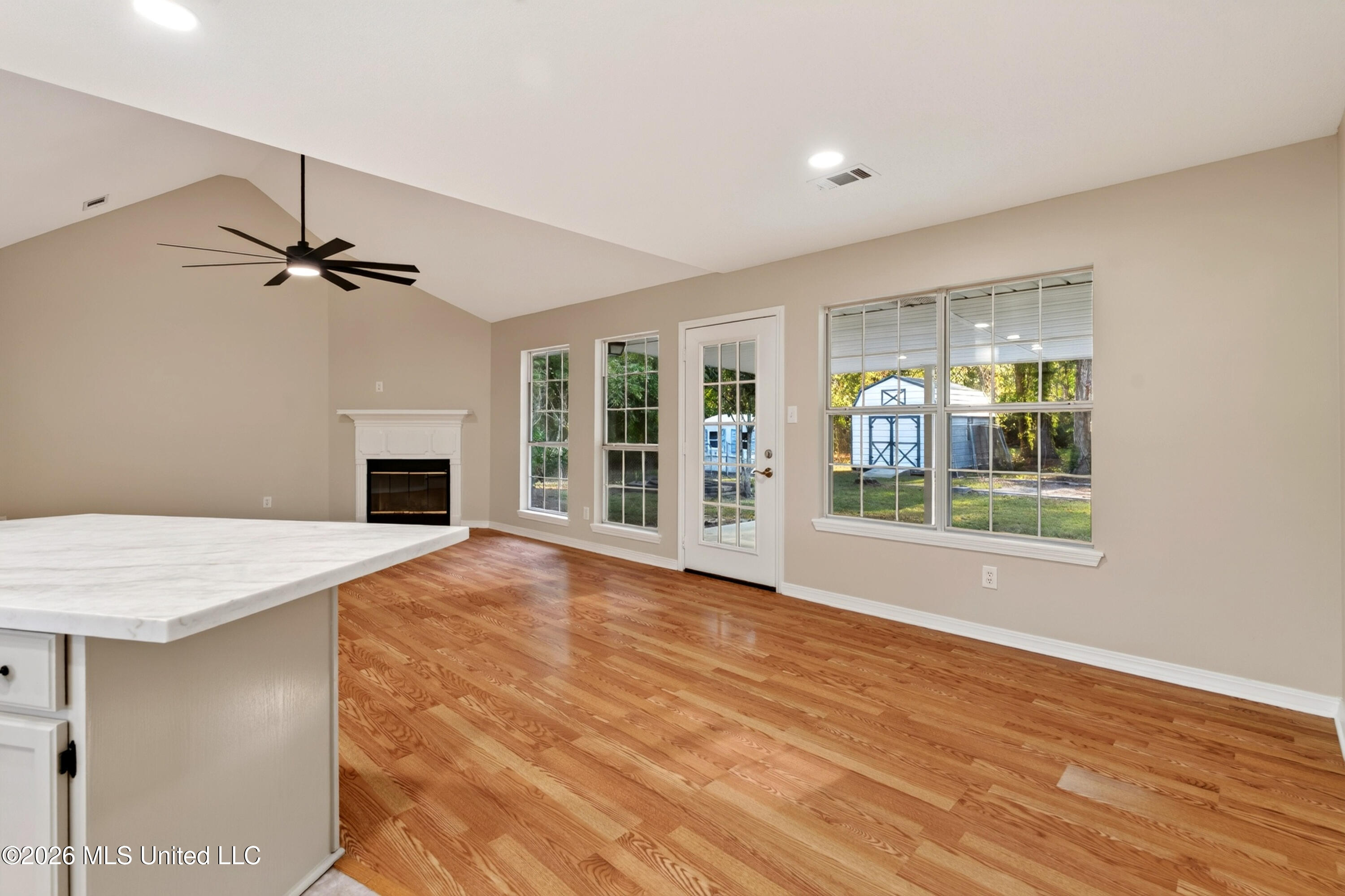 23 Ridge Crest Drive Picayune, MS 39466 - Photo 14 of 52 breakfastnook_livingroom