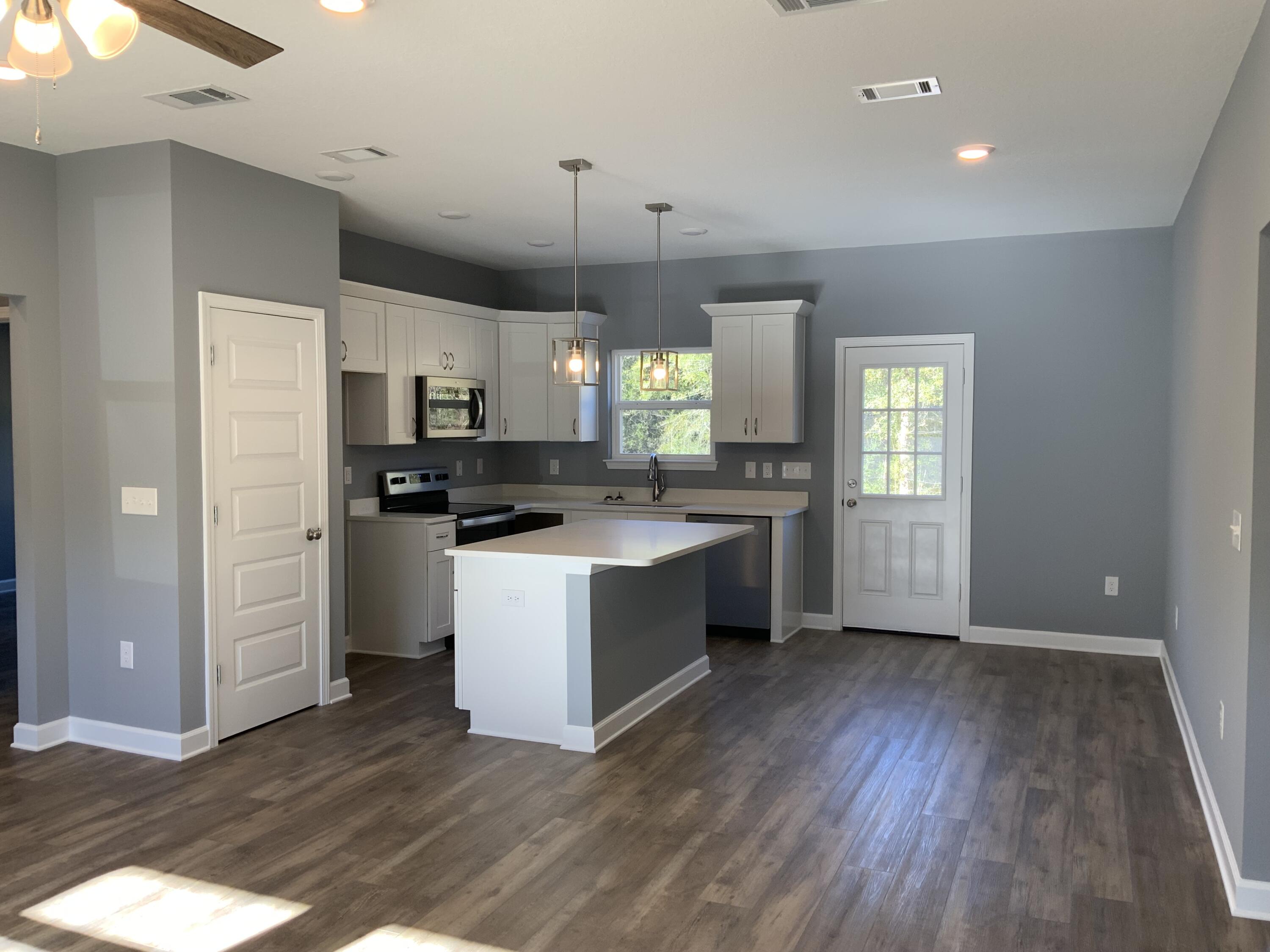 3109 Pinot Way Crestview, FL 32536 - Photo 3 of 11 3109-2