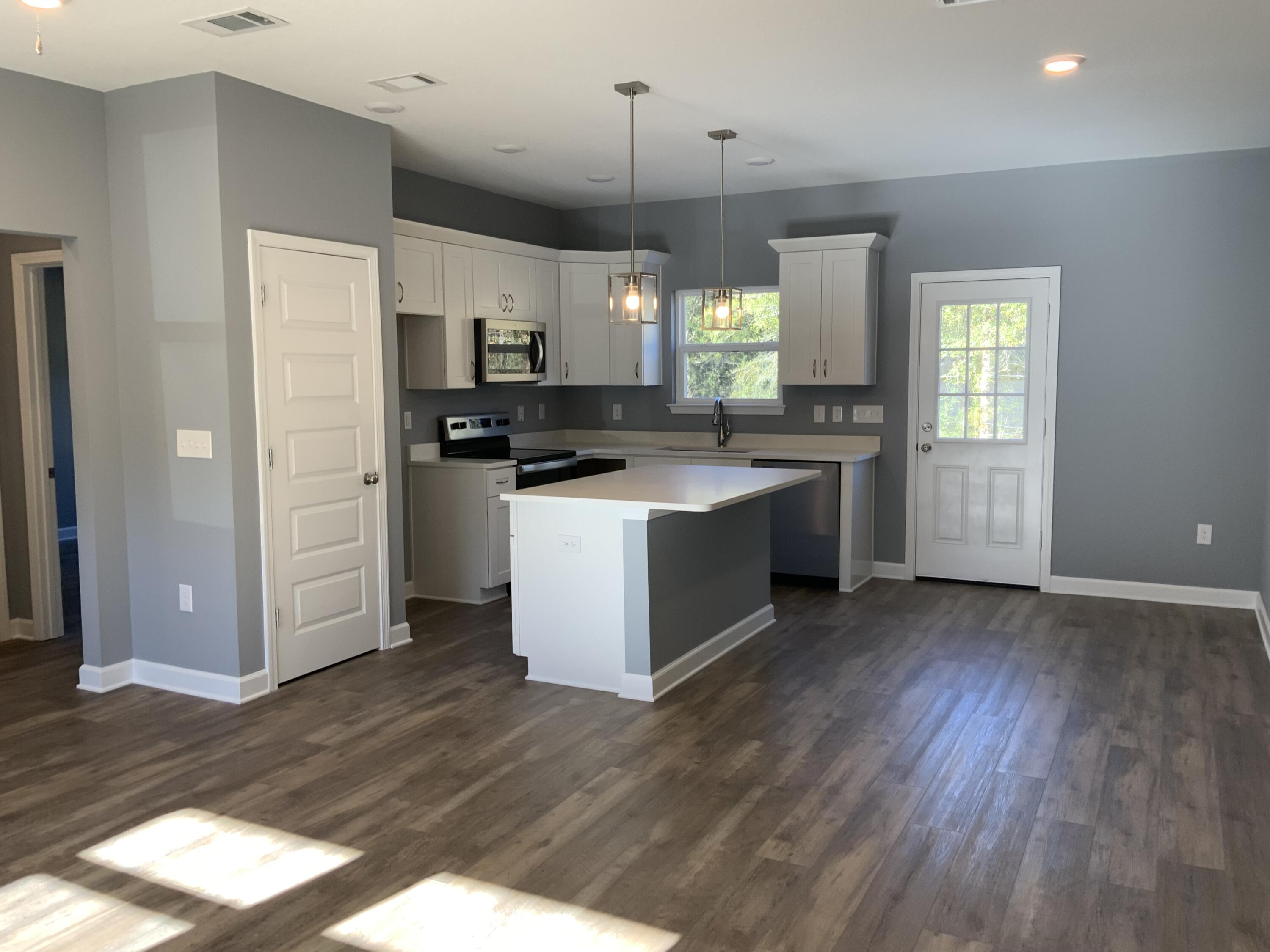 3109 Pinot Way Crestview, FL 32536 - Photo 4 of 11 3109-4