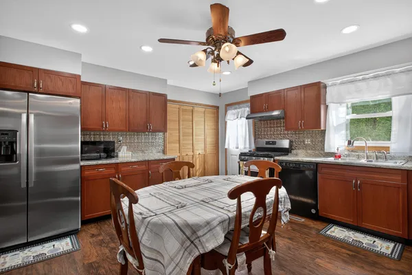$214,900 | 805 Vera Cruz Street, Jackson, MI 49203