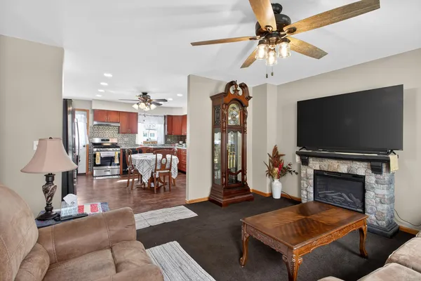 $214,900 | 805 Vera Cruz Street, Jackson, MI 49203