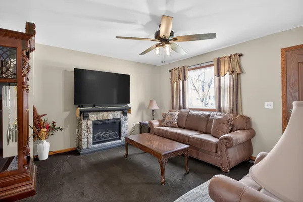 $214,900 | 805 Vera Cruz Street, Jackson, MI 49203