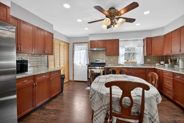 $214,900 | 805 Vera Cruz Street, Jackson, MI 49203