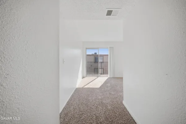 $269,900 | 38710 10th Street East, Unit 18, Palmdale, CA 93550