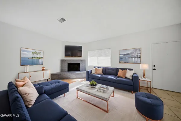 $269,900 | 38710 10th Street East, Unit 18, Palmdale, CA 93550