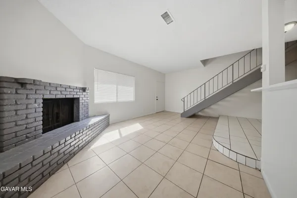 $269,900 | 38710 10th Street East, Unit 18, Palmdale, CA 93550