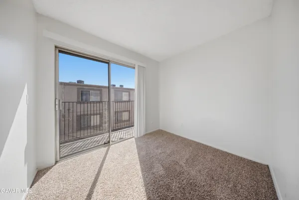 $269,900 | 38710 10th Street East, Unit 18, Palmdale, CA 93550