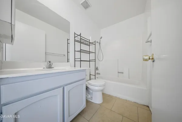 $269,900 | 38710 10th Street East, Unit 18, Palmdale, CA 93550