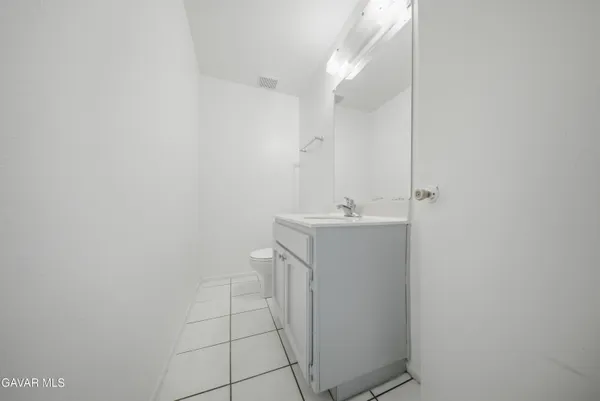 $269,900 | 38710 10th Street East, Unit 18, Palmdale, CA 93550