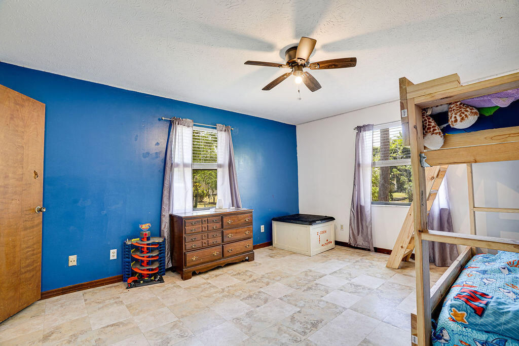 6707 Salerno Road Fort Pierce, FL 34951 - Photo 6 of 19 X(19of19)