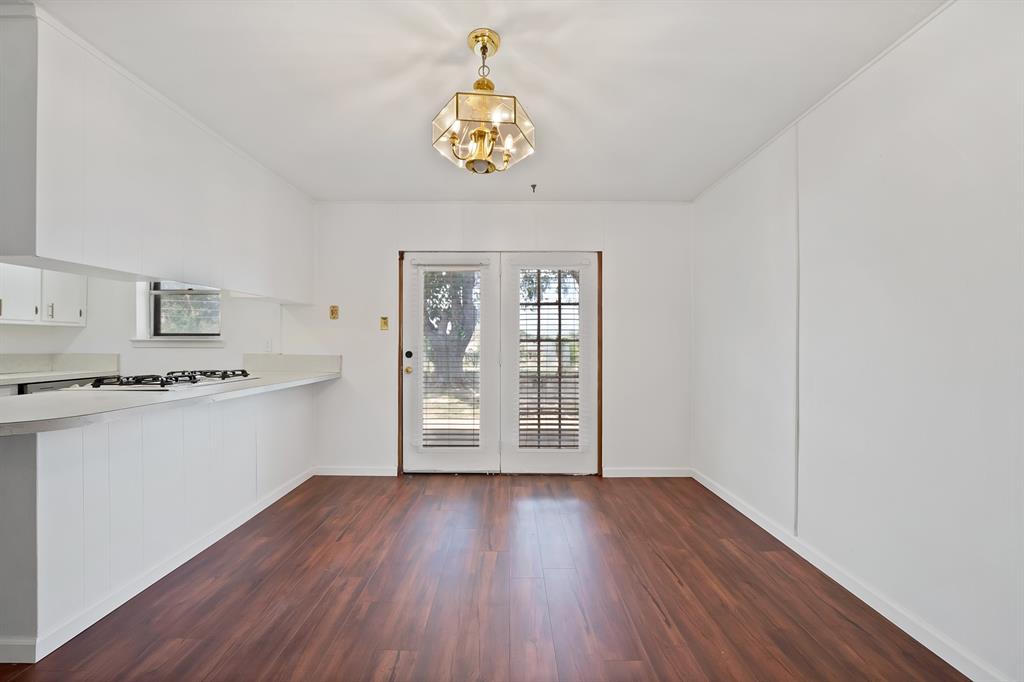 825 East Prairie View Road Crowley, TX 76036 - Photo 11 of 32 Gallery Image 11