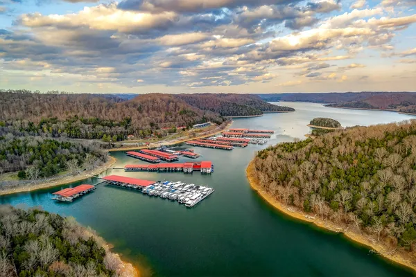 $649,000 | 525 Harbor Drive, Lancaster, TN 38569