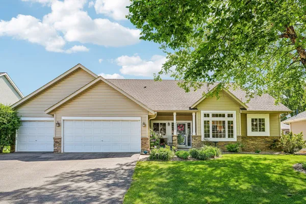 $525,000 | 19332 Embers Avenue, Farmington, MN 55024
