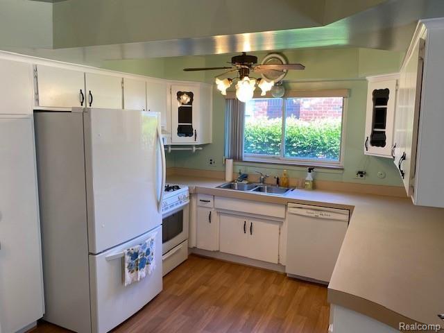 34332 Greentrees Road Sterling Heights, MI 48312 - Photo 8 of 52 IMG_1428.jpg