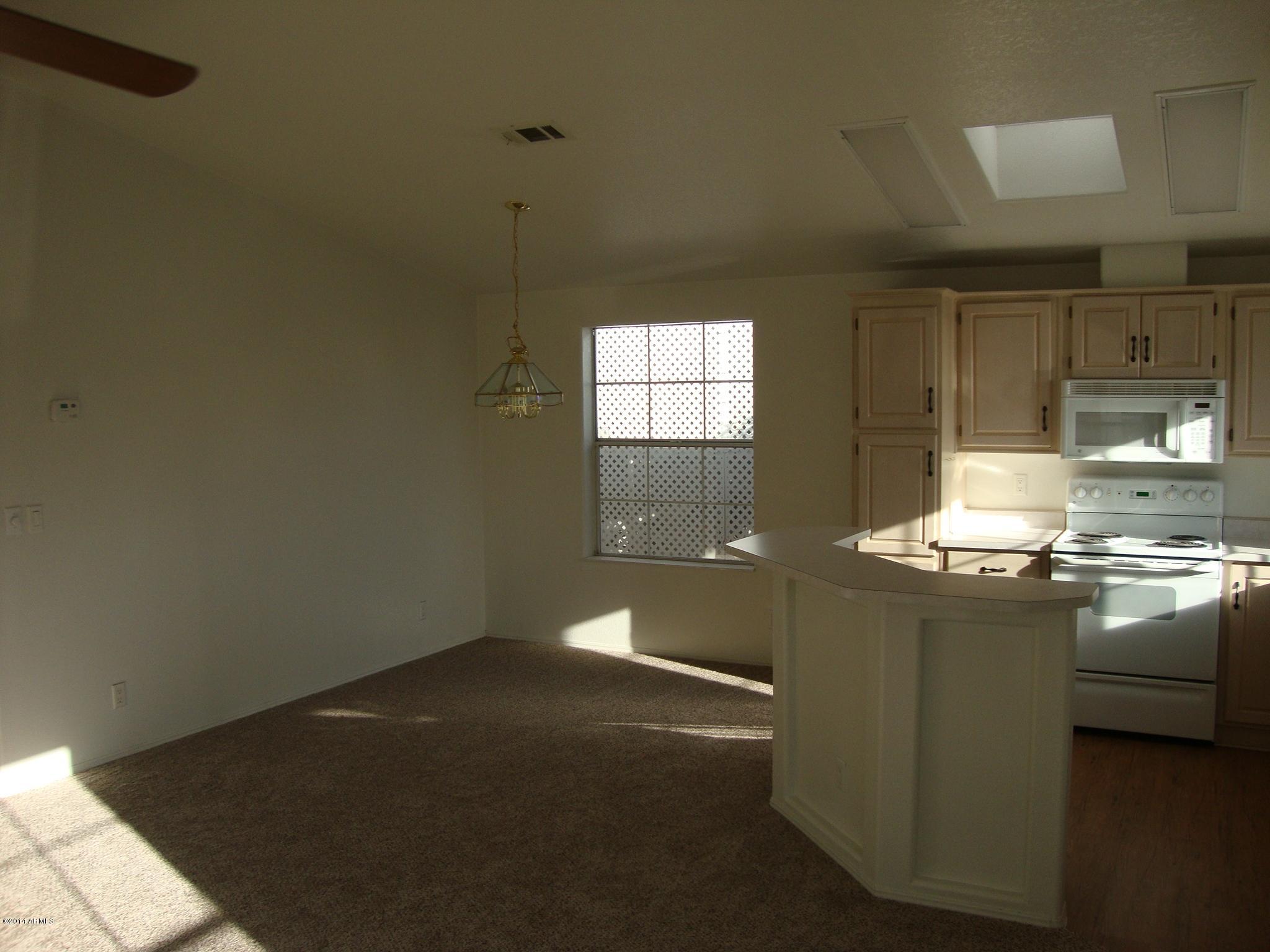 8865 East Baseline Road, Unit 706 Mesa, AZ 85209 - Photo 4 of 14 Kitchen & dining area