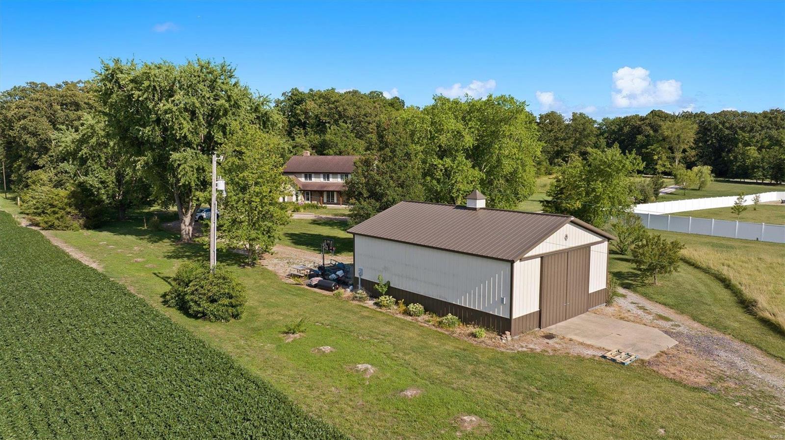 12849 North Ridge Drive Highland, IL 62249 - Photo 4 of 47