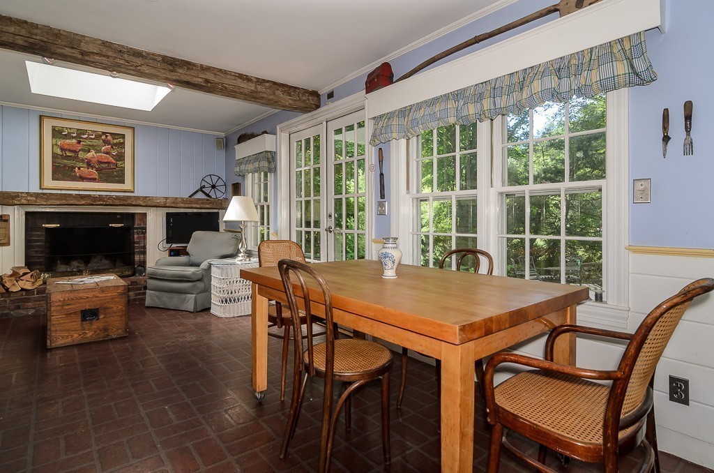 22 Everett Street Sherborn, MA 01770 - Photo 5 of 20