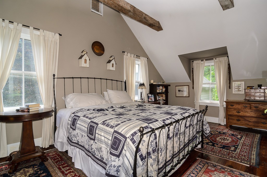 22 Everett Street Sherborn, MA 01770 - Photo 10 of 20