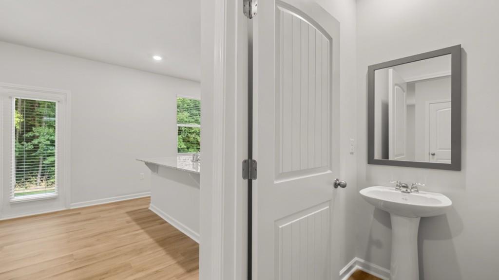 517 Oak View Lane Dallas, GA 30157 - Photo 10 of 41 a bathroom with a sink and mirror