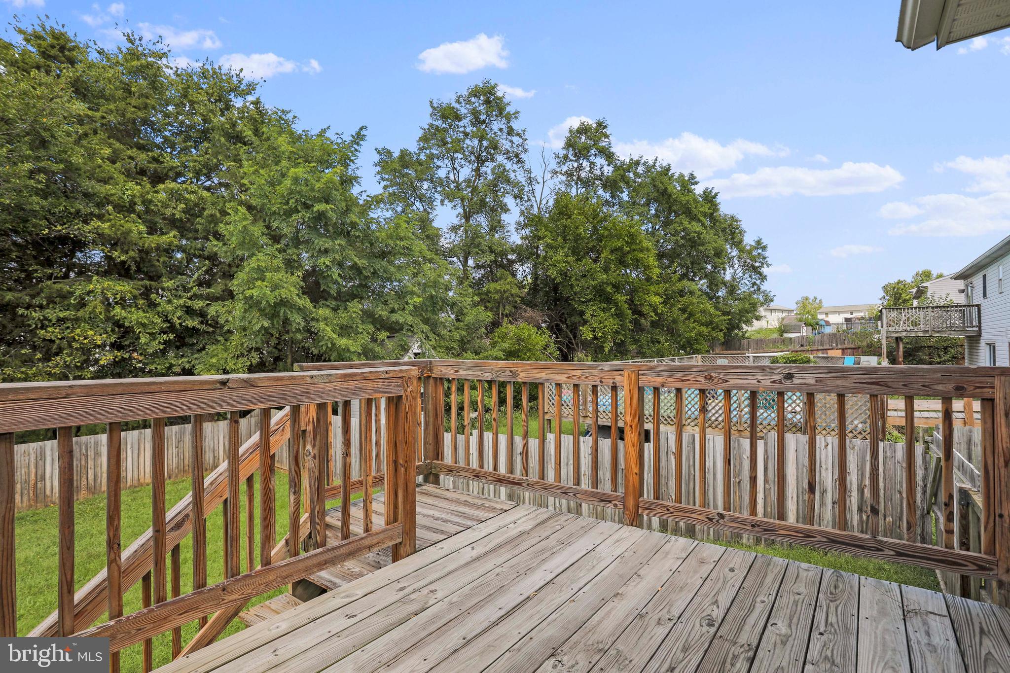 98 Greenleaf Road Strasburg, VA 22657 - Photo 33 of 37 Rear deck