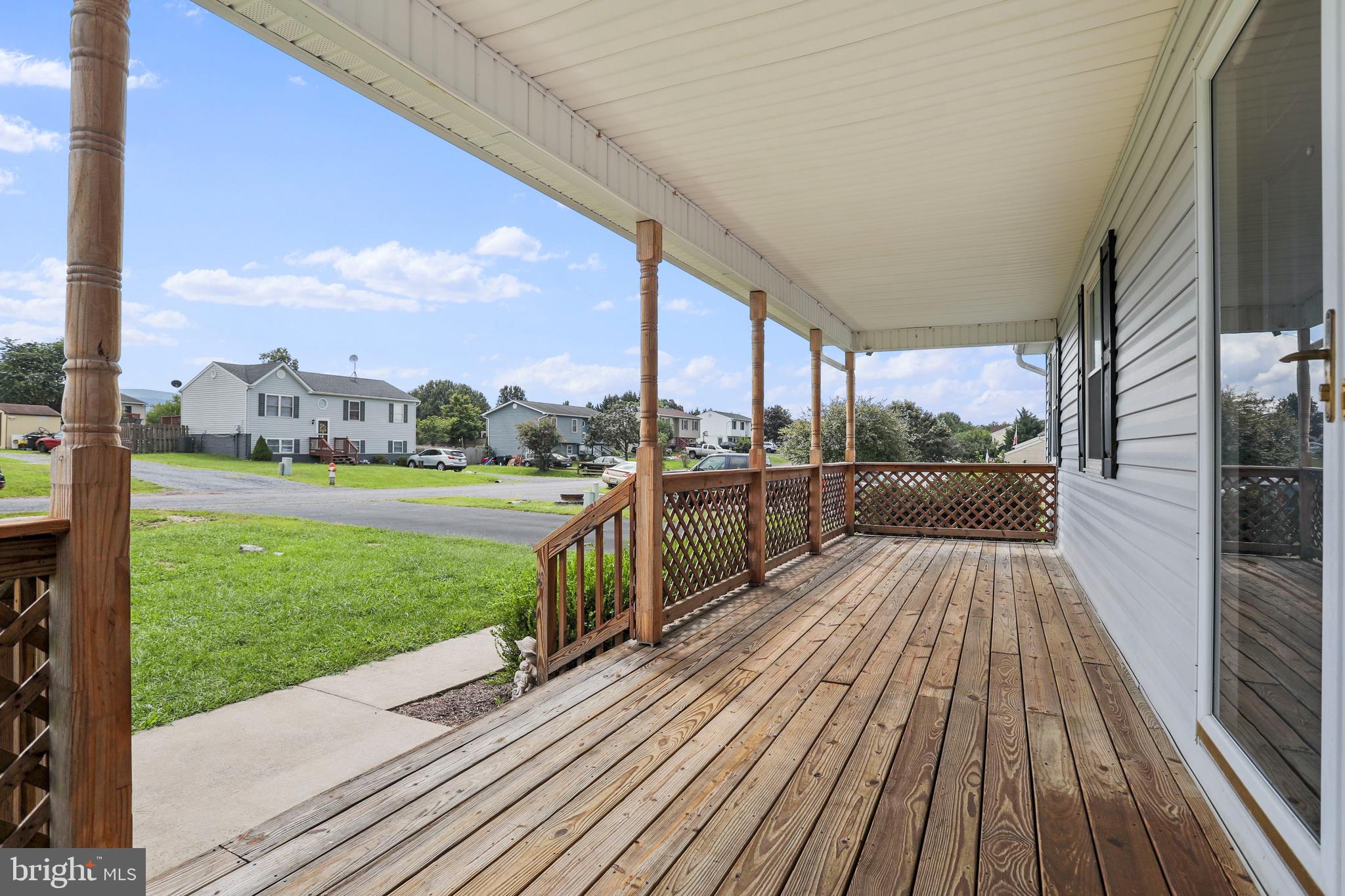98 Greenleaf Road Strasburg, VA 22657 - Photo 5 of 37 Covered front porch
