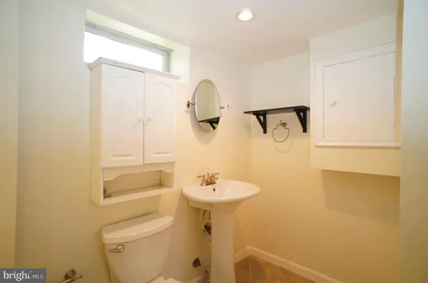 $2,975 | 2161 North Brandywine Street, Arlington, VA 22207