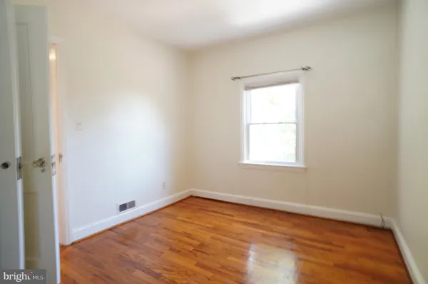 $2,975 | 2161 North Brandywine Street, Arlington, VA 22207