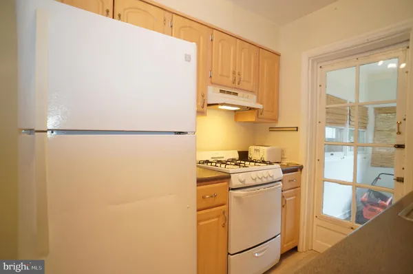 $2,975 | 2161 North Brandywine Street, Arlington, VA 22207