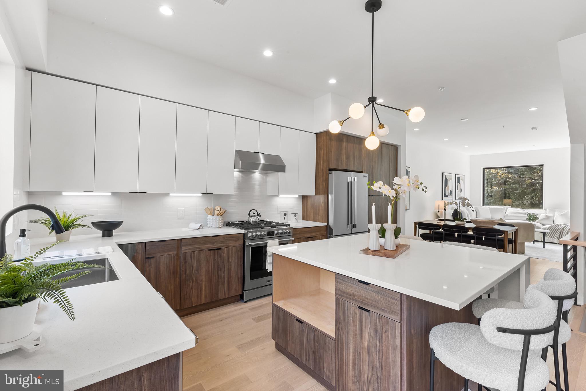 271 Delmar Street Philadelphia, PA 19128 - Photo 2 of 32