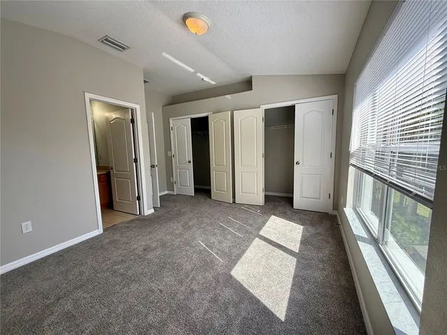 $1,900 | 1040 Sleepy Oak Drive, Wesley Chapel, FL 33543