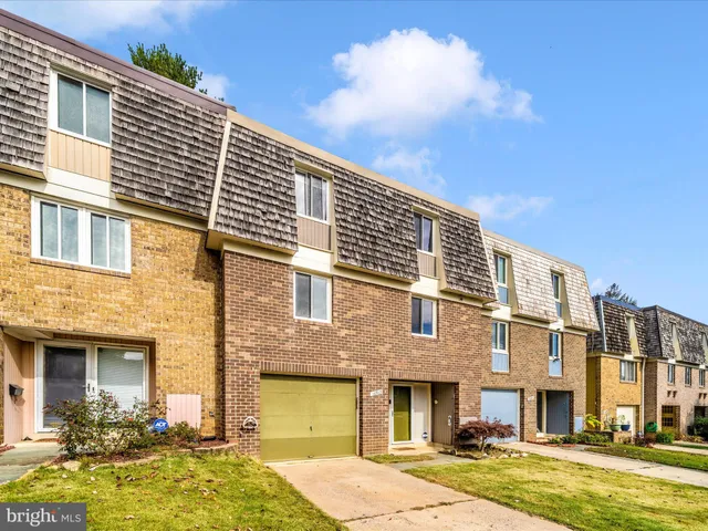 $445,000 | 10513 Cambridge Court, Montgomery Village, MD 20886