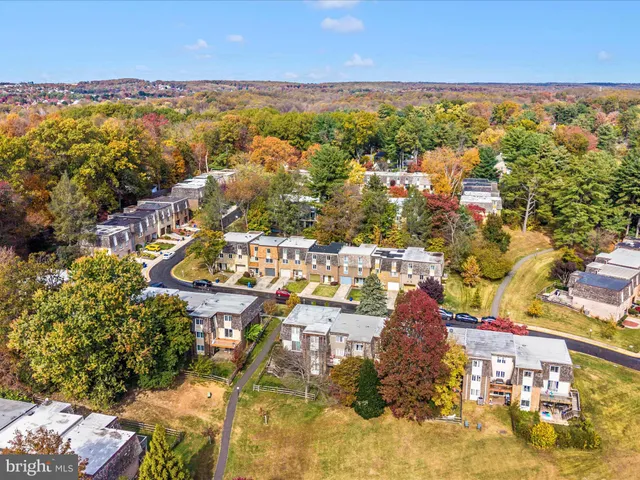 $445,000 | 10513 Cambridge Court, Montgomery Village, MD 20886