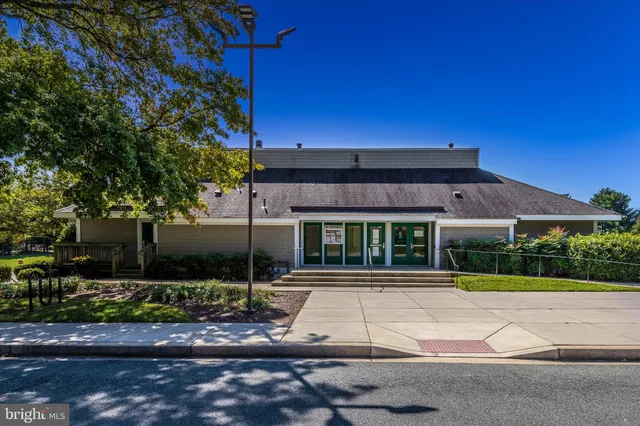 $445,000 | 10513 Cambridge Court, Montgomery Village, MD 20886