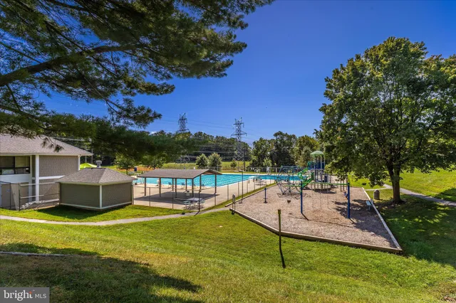 $445,000 | 10513 Cambridge Court, Montgomery Village, MD 20886