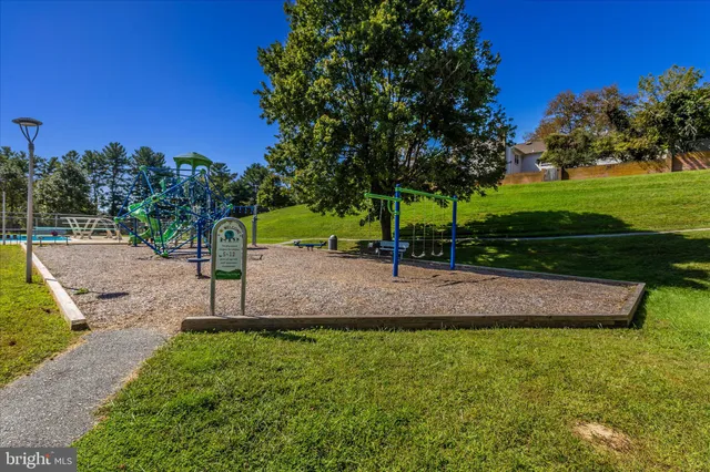 $445,000 | 10513 Cambridge Court, Montgomery Village, MD 20886