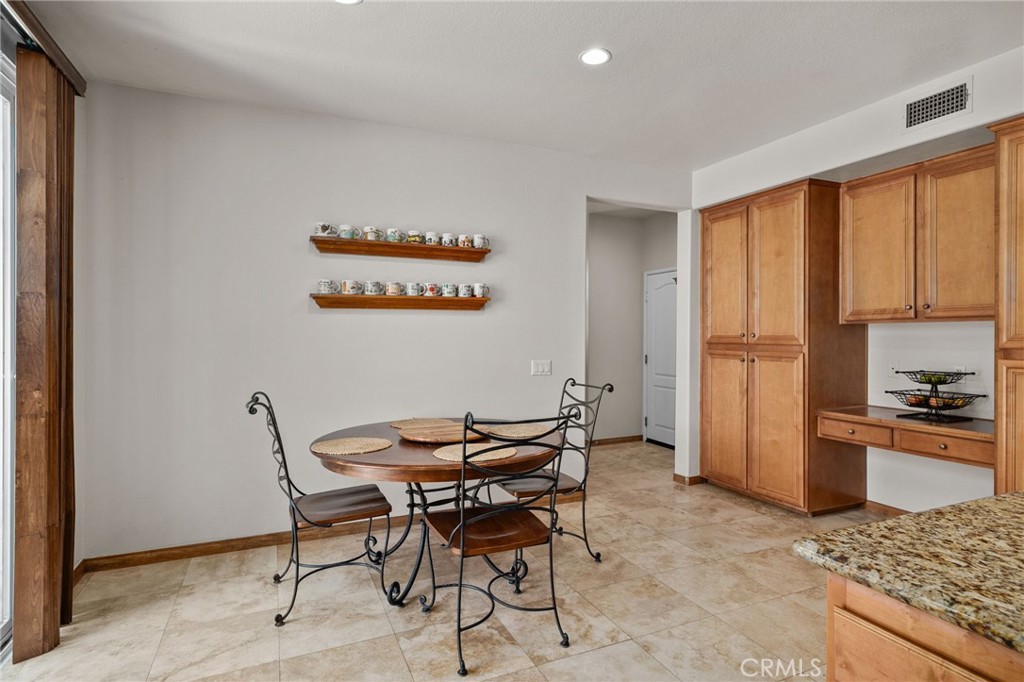17241 Greentree Drive Riverside, CA 92503 - Photo 22 of 53