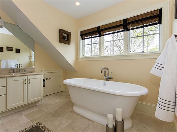 16 Zamora Street, Unit FRONT Boston, MA 02130 - Photo 12 of 25