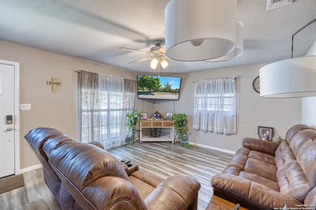 $219,000 | 470 North Crisp Street, Uvalde, TX 78801