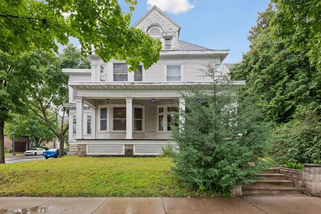 $739,900 | 1820 Colfax Avenue South, Minneapolis, MN 55403