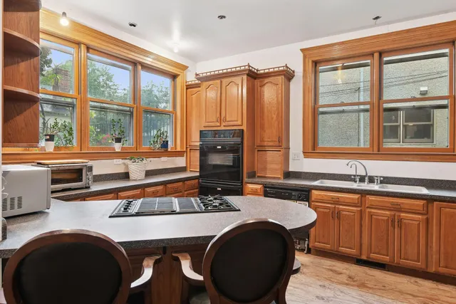 $739,900 | 1820 Colfax Avenue South, Minneapolis, MN 55403