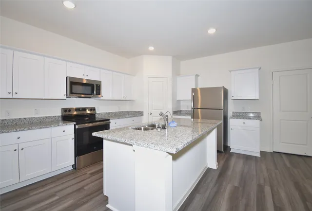 $2,395 | 15291 Abella Drive, Conroe, TX 77316