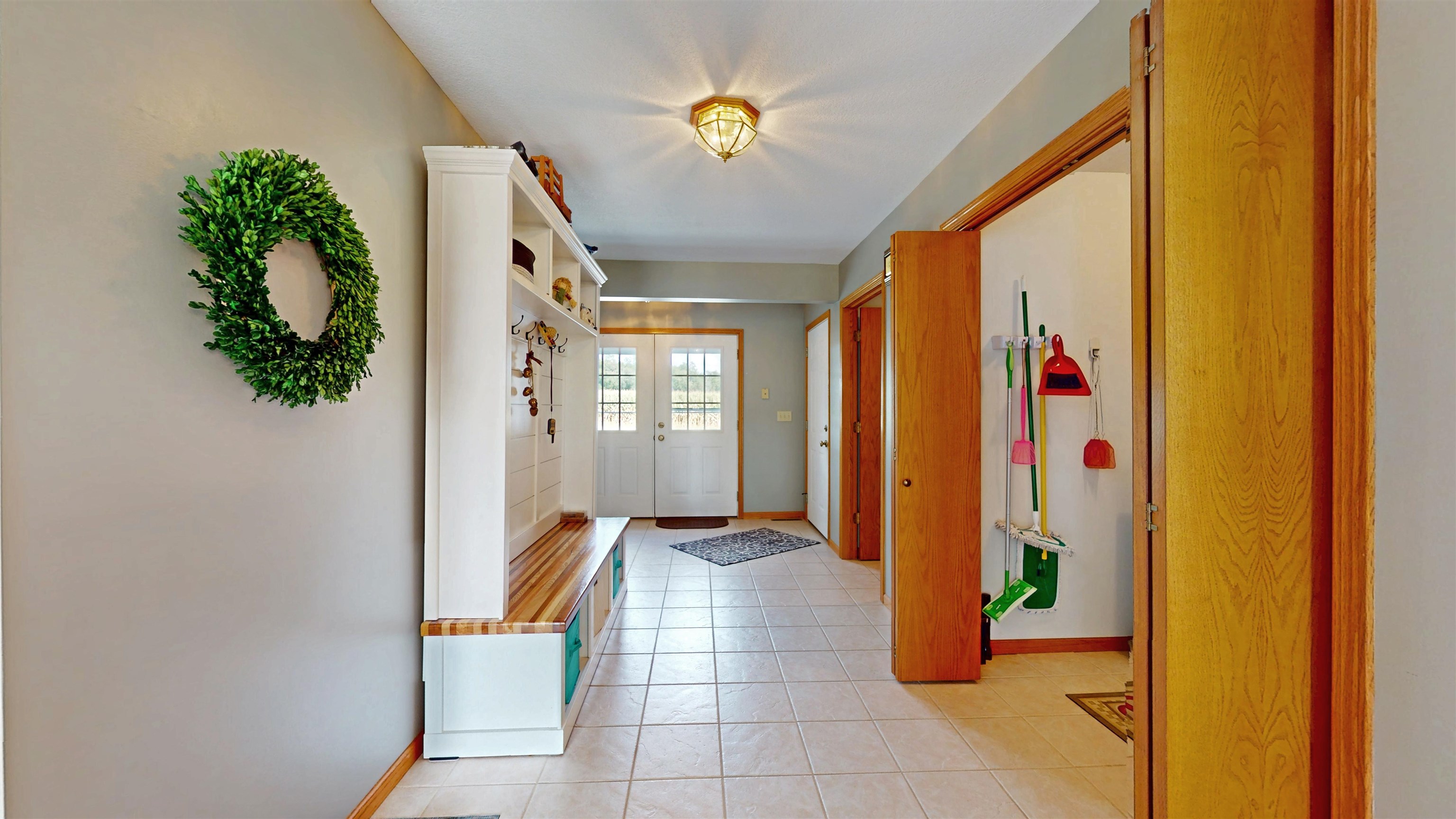 7821 Oakville Road Mount Carroll, IL 61053 - Photo 2 of 50 a view of entryway with interior