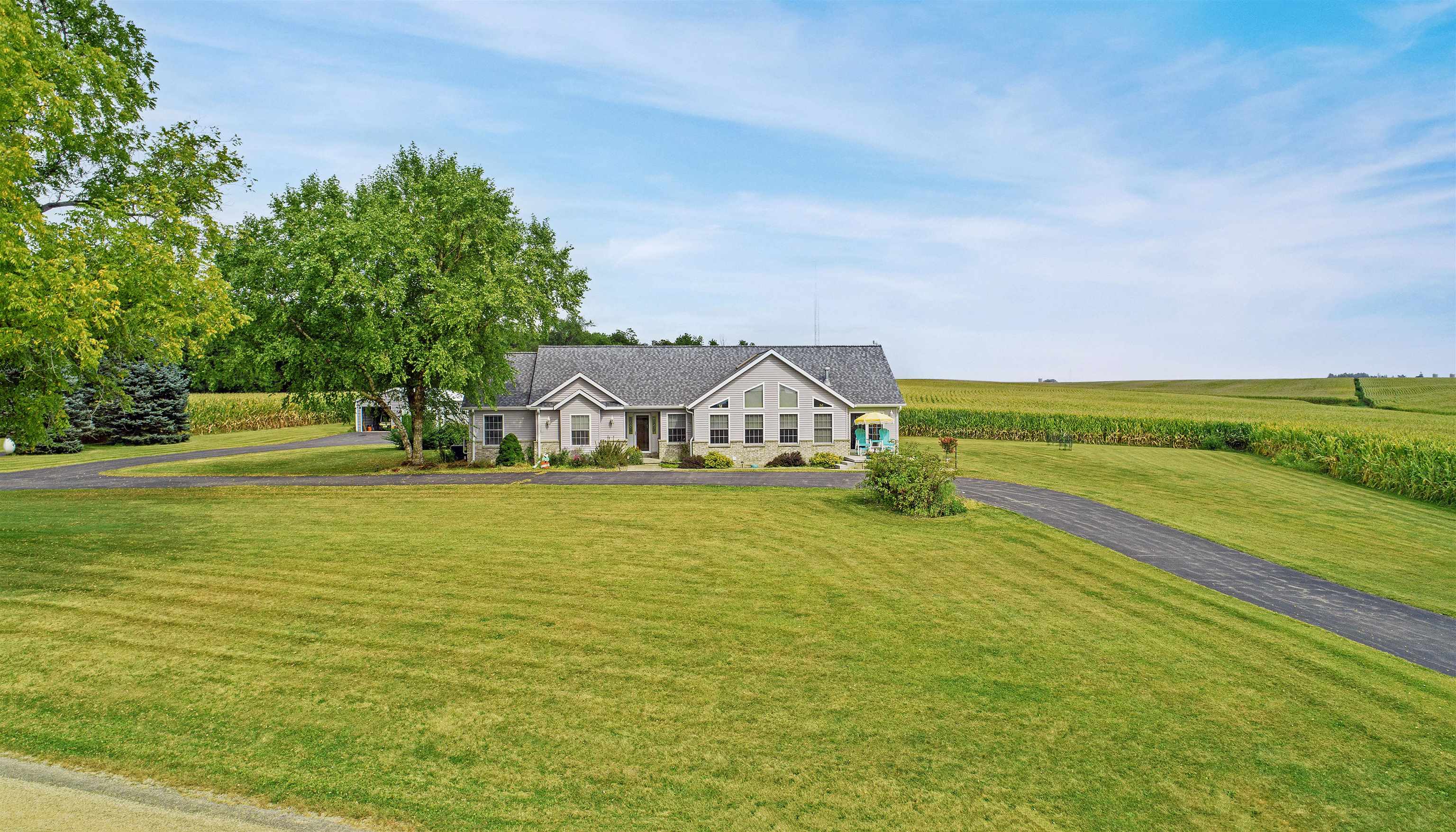 7821 Oakville Road Mount Carroll, IL 61053 - Photo 35 of 50 a view of an ocean from a building