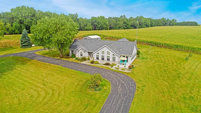 $389,000 | 7821 Oakville Road, Mount Carroll, IL 61053