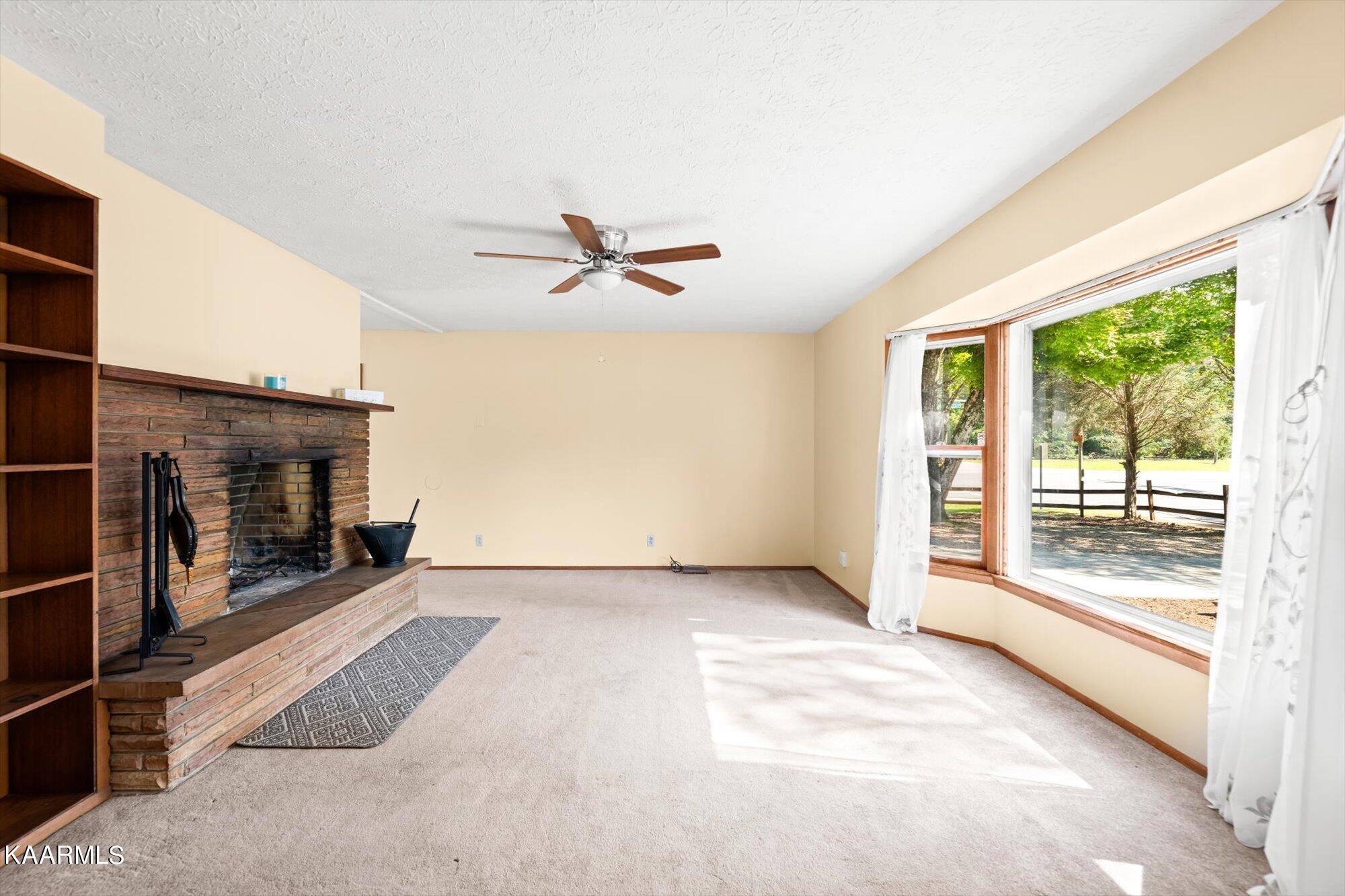 127 Manchester Road Oak Ridge, TN 37830 - Photo 6 of 26 06-127-Manchester-Rd-Oak-Ridge-TN-6