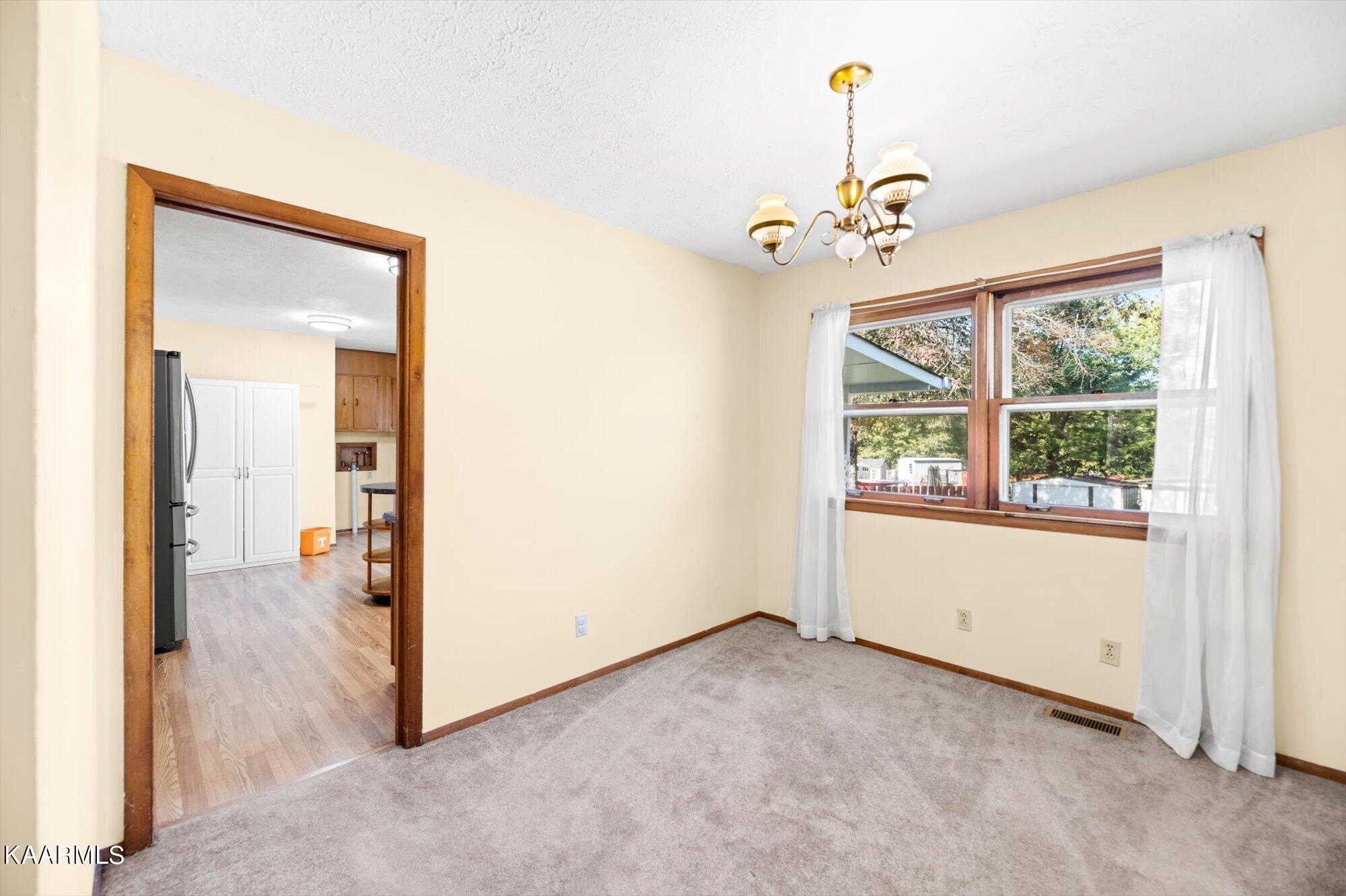 127 Manchester Road Oak Ridge, TN 37830 - Photo 7 of 26 07-127-Manchester-Rd-Oak-Ridge-TN-7