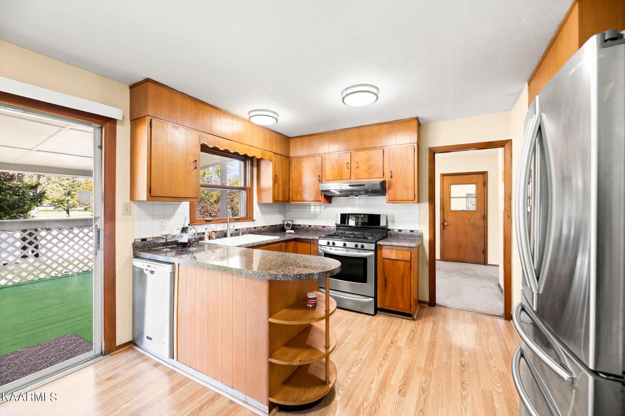127 Manchester Road Oak Ridge, TN 37830 - Photo 8 of 26 08-127-Manchester-Rd-Oak-Ridge-TN-8