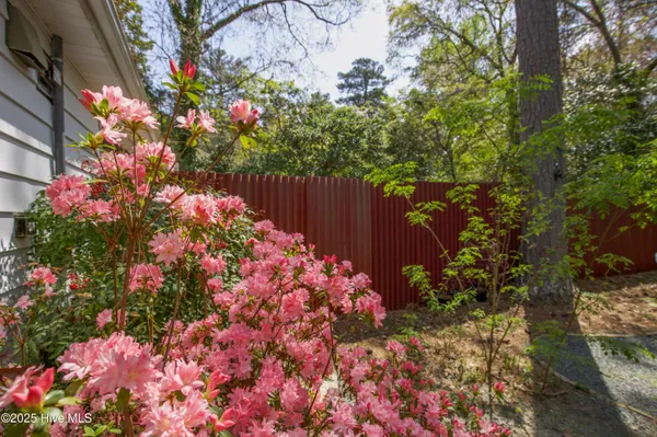 $575,000 | 264 East Indiana Avenue, Southern Pines, NC 28387